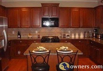 Gourmet Kitchen: Granite & Oversized Island