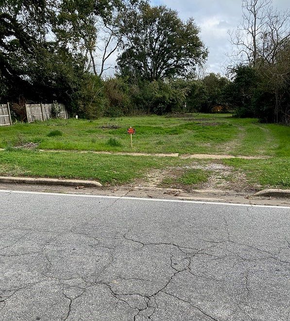 2nd image of 324 Sapp Ave SW