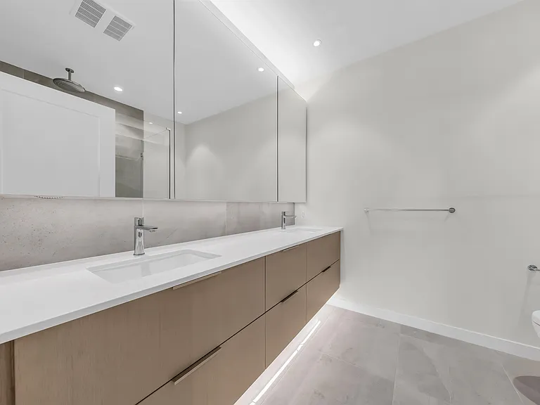 128 W 15th St #2101 — Photo 11