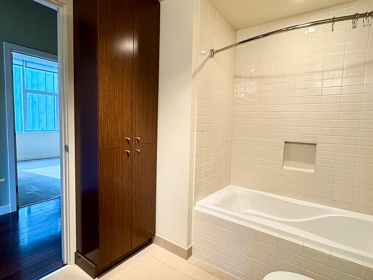 909 5th Ave #305 — Photo 12