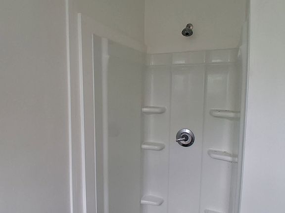 5th image of 302 Columbia St APT 4