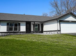 128 Farm Gate Ln, Bolingbrook, IL 60440