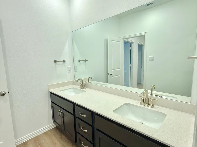 1175 Doris May Dr — Photo 17
