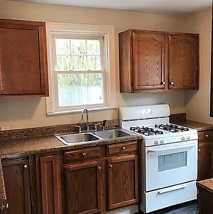 4th image of 1529 Clara Ave