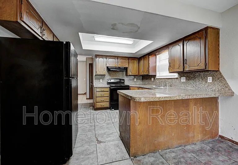 7301 Edenborough Dr — Photo 18