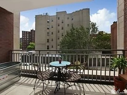 Rented by Maison International | media 9