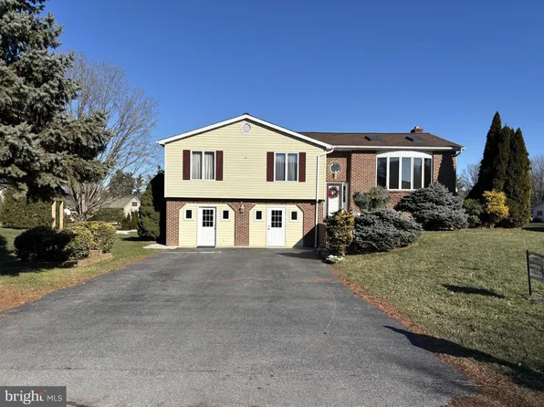 1225 Prairie Dr, Chambersburg, PA 17202