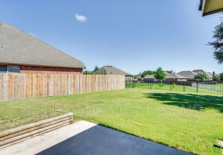 5208 Brookside Dr — Photo 24