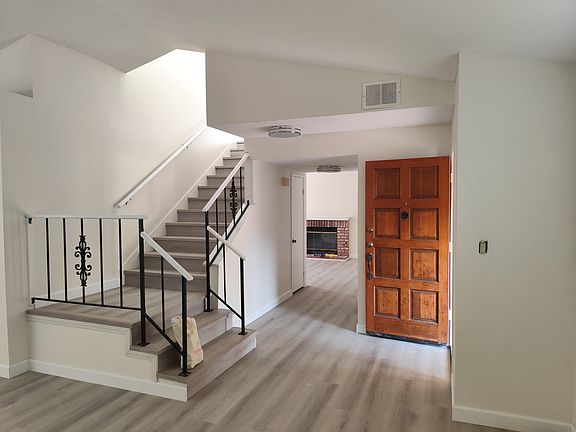 4th image of 308 Elkhorn Ln