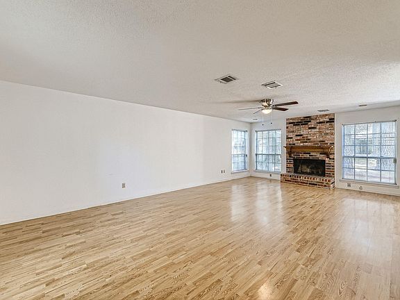 5th image of 19527 Enchanted Oaks Dr