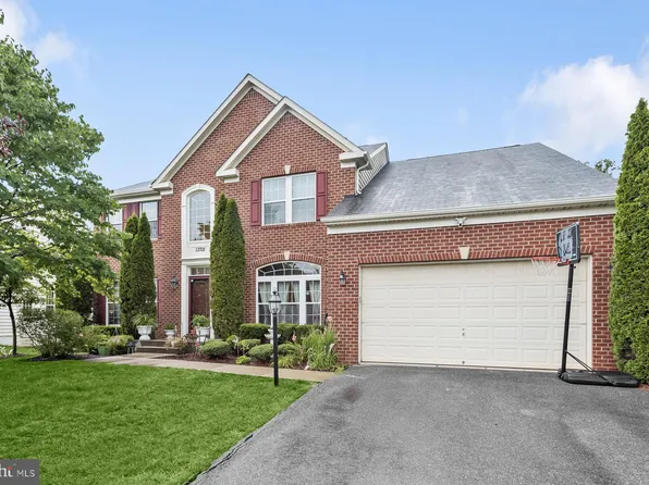 13701 Oaklands Manor Dr, Laurel, MD 20708