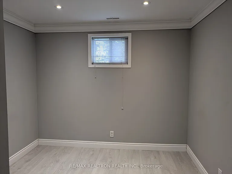 48 Imperial Cres — Photo 5