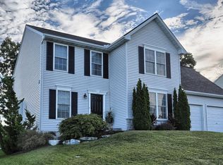 14 Logans Run, Enola, PA 17025