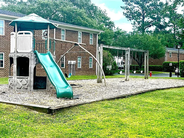 38 Rivers Point Row #A — Photo 22