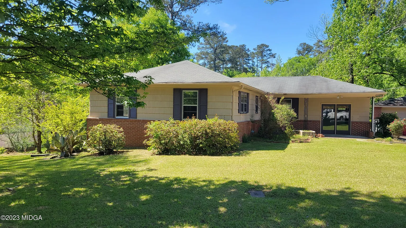 2990 Woodhaven Cir photo 1