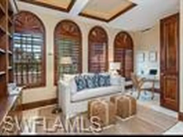 4000 Gulf Shore Blvd N APT 900, Naples, FL 34103