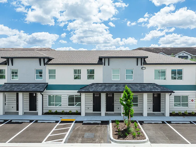 Azalea Park Apartments — Photo 15