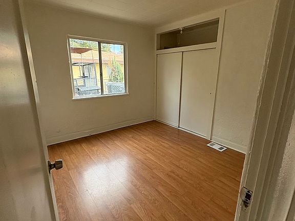 5th image of 439 N Santa Fe St