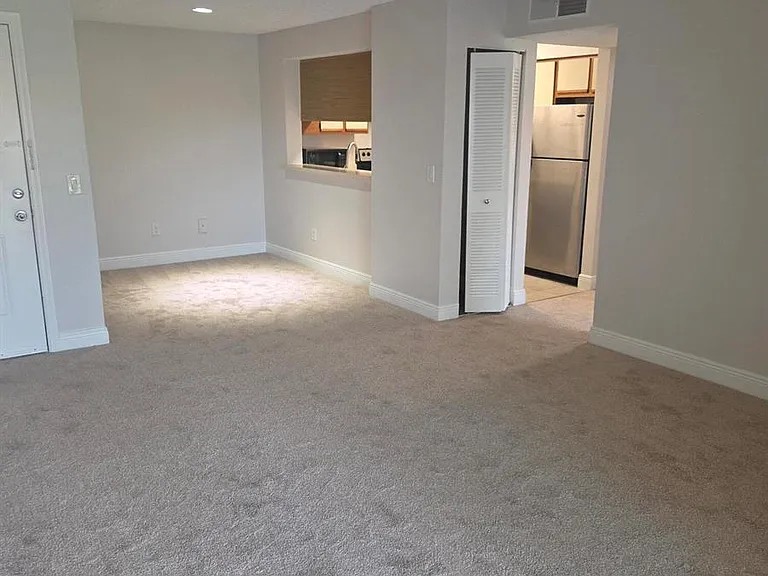 1245 SW 46th Ave #1204 — Photo 4