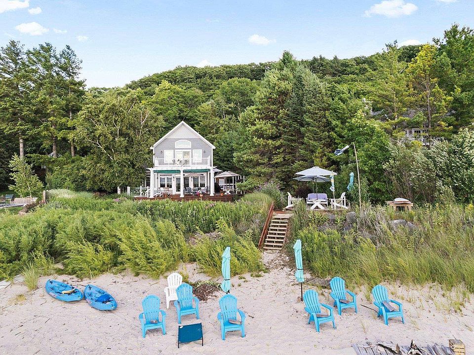 1322 S Manitou Trl, Lake Leelanau, MI 49653 Zillow