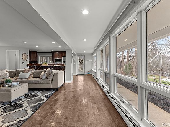 4th image of 45401 W Nine Mile Rd