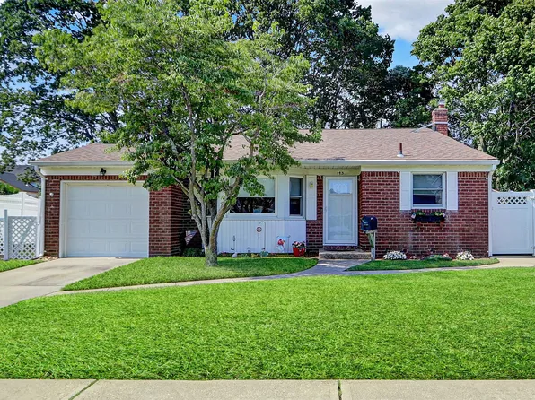 143 Willard Avenue, Farmingdale, NY 11735