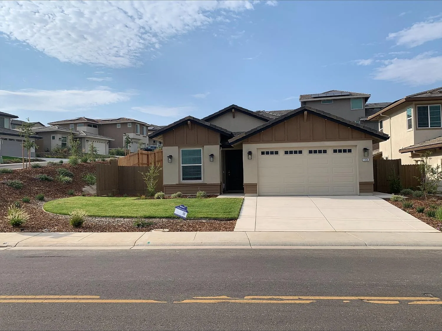 1354 Seneca Cir photo 1