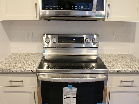Samsung Stove-top / Oven combo + Microwave oven