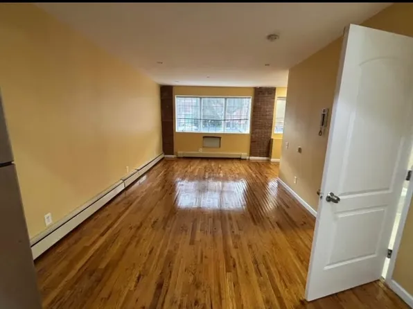 104-22 39th Ave #1, Corona, NY 11368