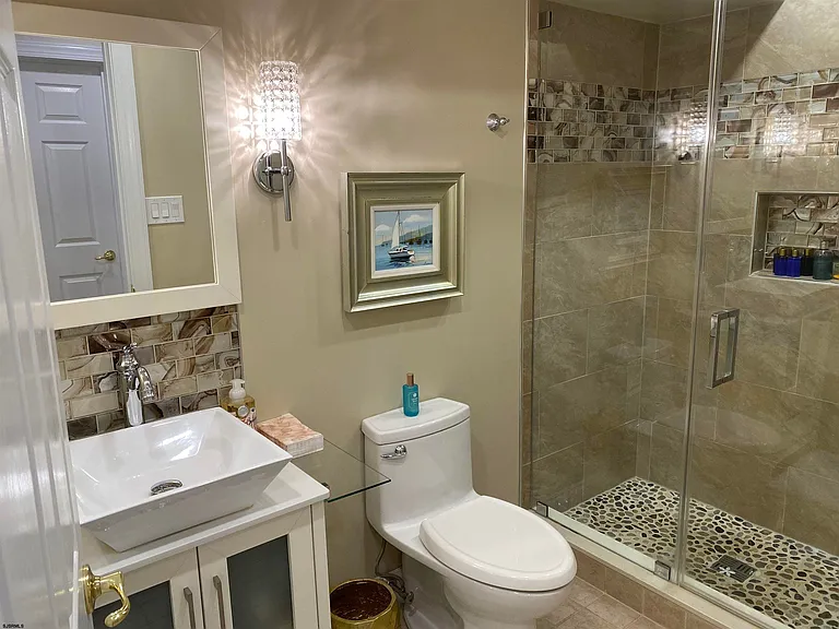 115 N Washington Ave #2 — Photo 25