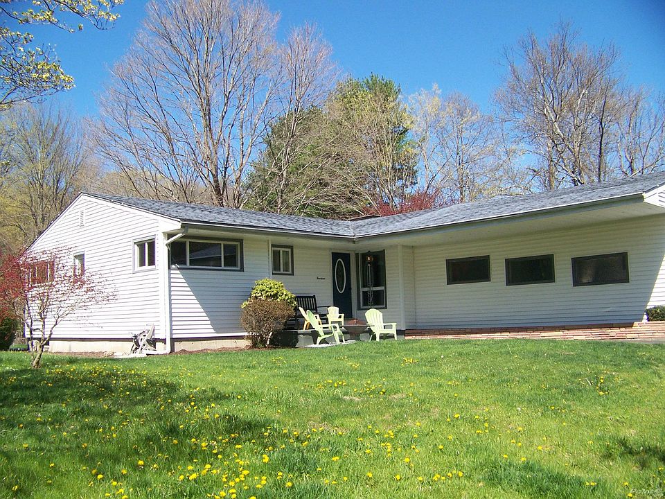 Welcome to 14 Filmore Ave., Danbury!