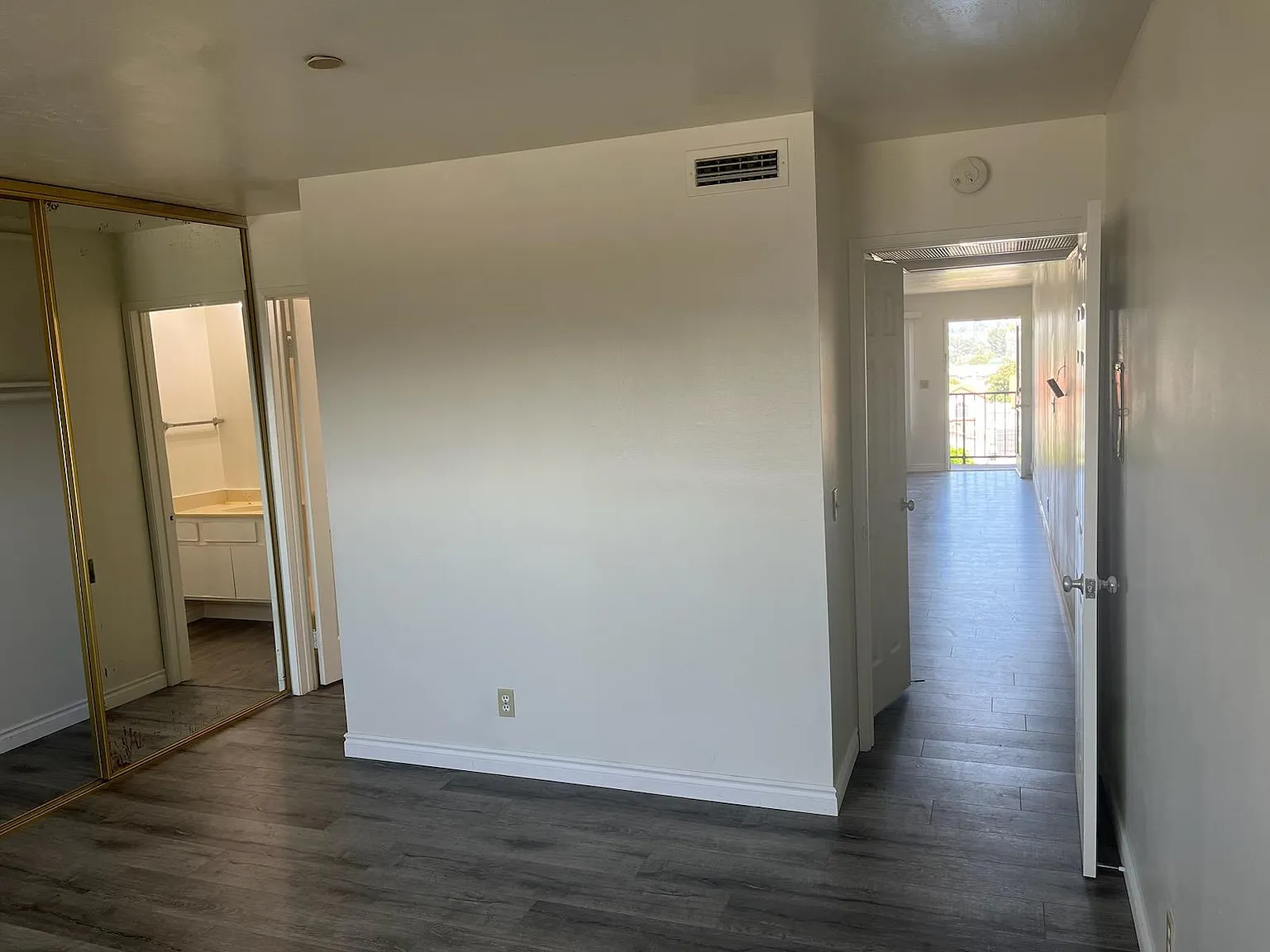 Cedar St, Alhambra — Photo 4