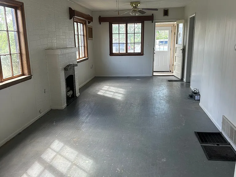 105 S Nowlan Ave — Photo 10