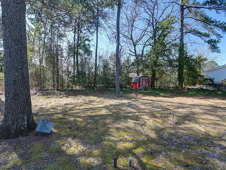 1813 Fairlawn Cir — Photo 31