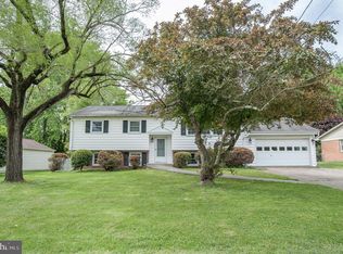 5705 Helmsdale Ln, Alexandria, VA 22315