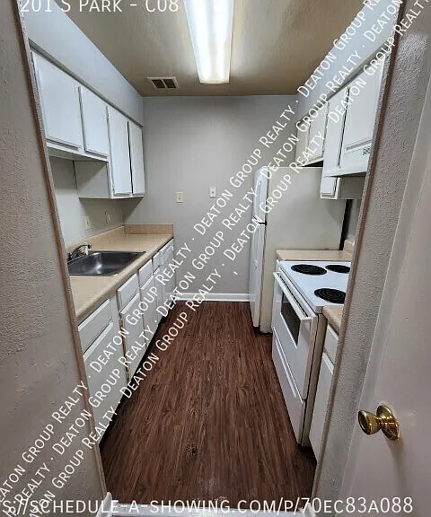 201 S Park St #C08 — Photo 4