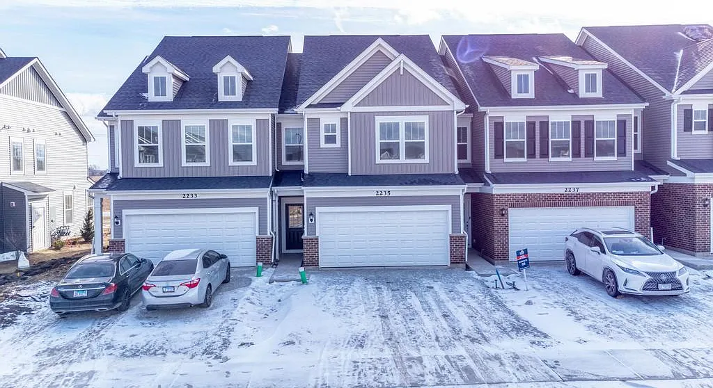 3 bed, 2.5 bath, 1858 sqft, $3,250 — Photo 1