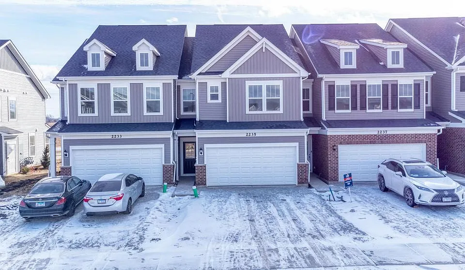 2235 Horseshoe Cir #2235