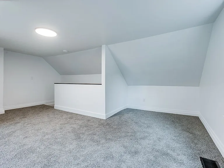 623 Lillian St — Photo 40