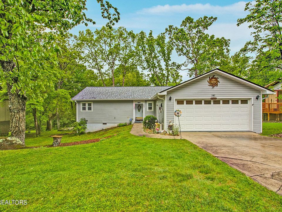 1st image of 141 Lakeshire Dr