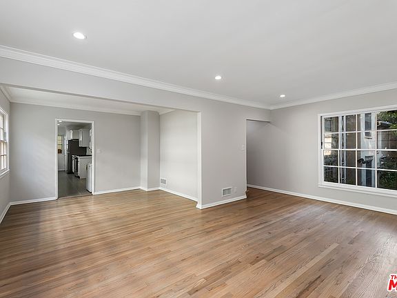 4th image of 8567 Holloway Dr #2