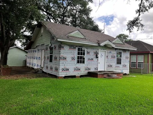 1705 Bolivar St, Beaumont, TX 77701