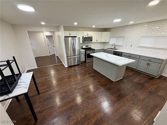 3rd image of 33765 Henwell Rd