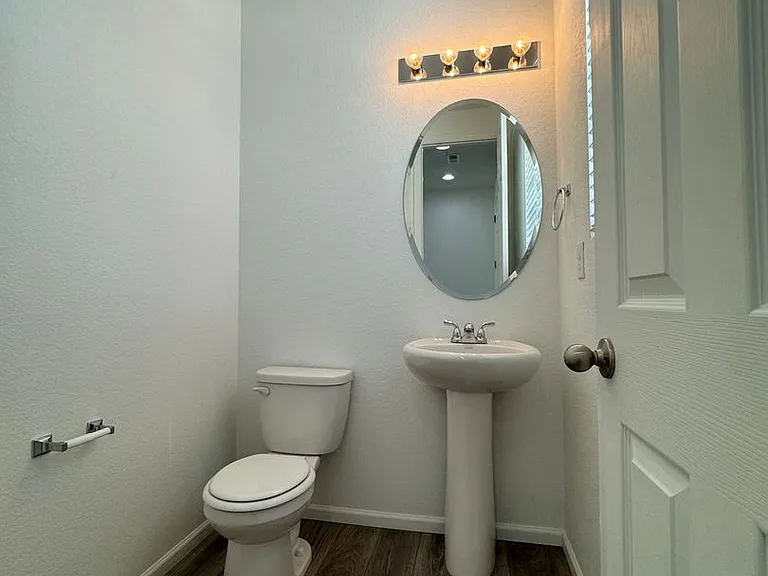 9823 Jaggar Way — Photo 5
