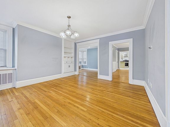 4th image of 154 Maxfield St