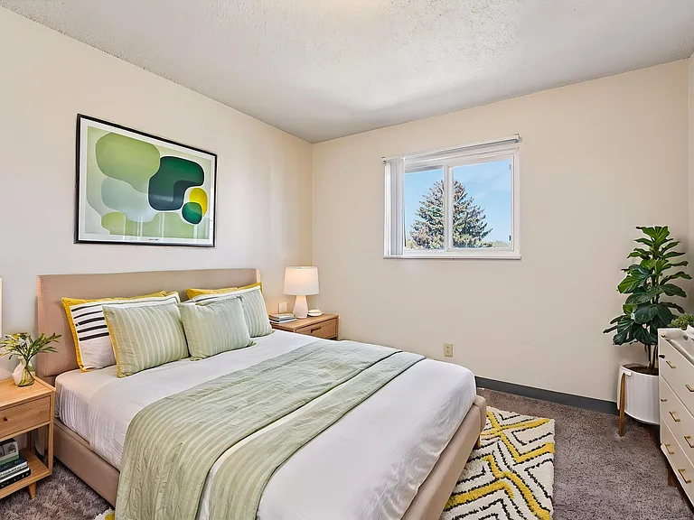 2 Bed, 1.5 Bath