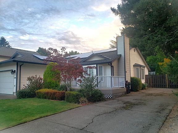 2nd image of 1924 SE 52nd Ave