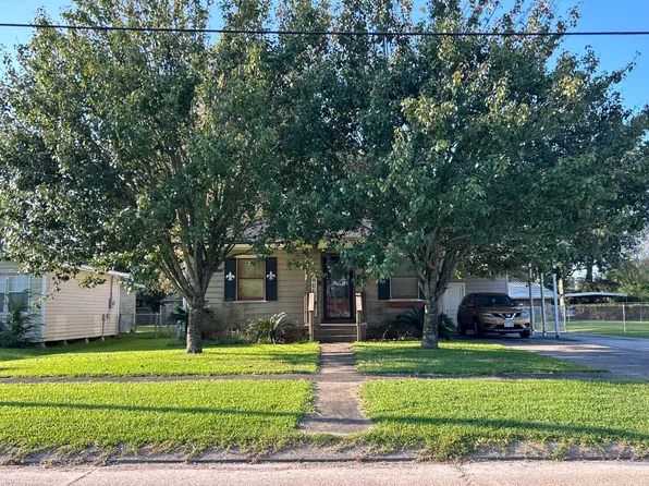 423 Davis St, Jennings, LA 70546
