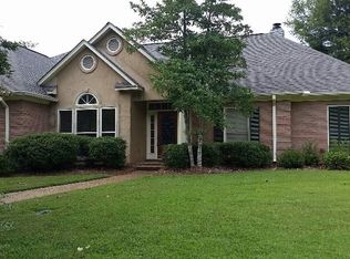 571 Cliffview Dr, Brandon, MS 39047