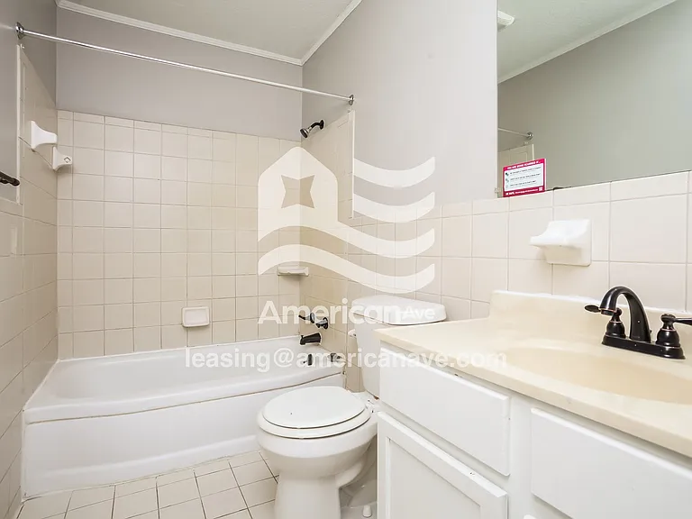 57686_010_main_bathroom_13786369.jpg